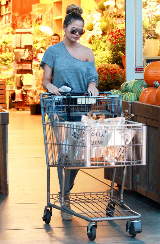 Chrissy Teigen Shopping at Bristol Farms