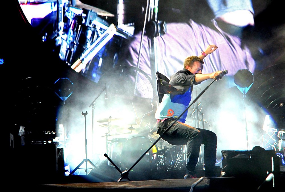 Coldplay Perform Live as Part of Their Mylo Xyloto Australian Tour