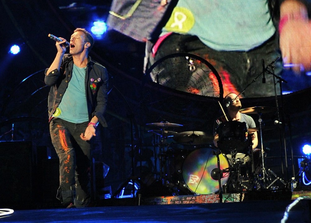 Coldplay Perform Live as Part of Their Mylo Xyloto Australian Tour