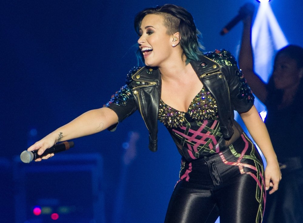 Demi Lovato Performs Live in Concert