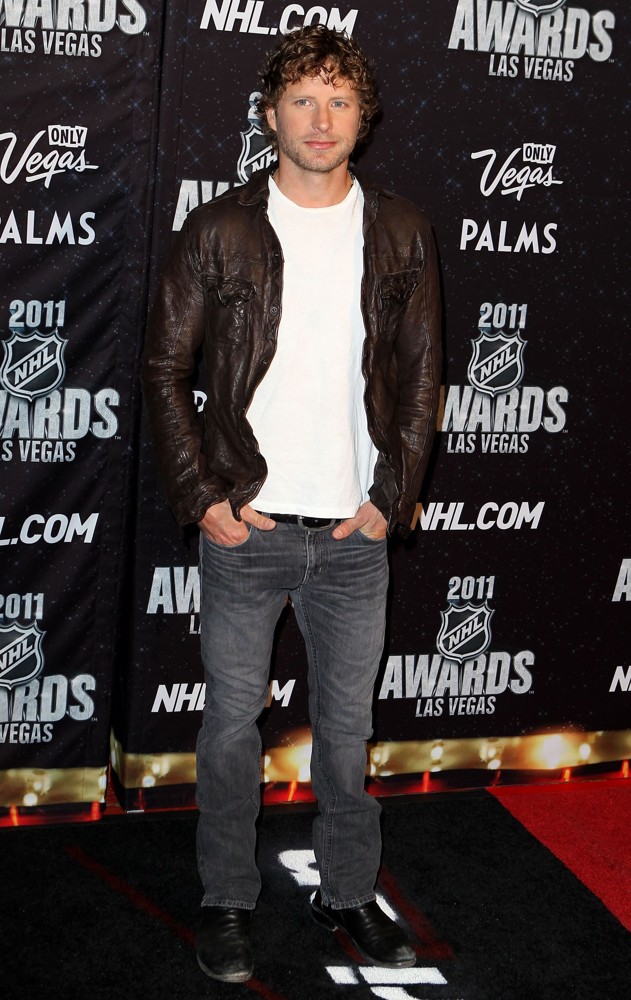 The NHL Awards 2011 - Arrivals