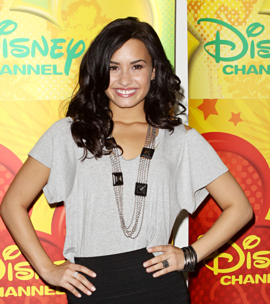 Demi Lovato Made Surprise Performance at Oak Hollow School