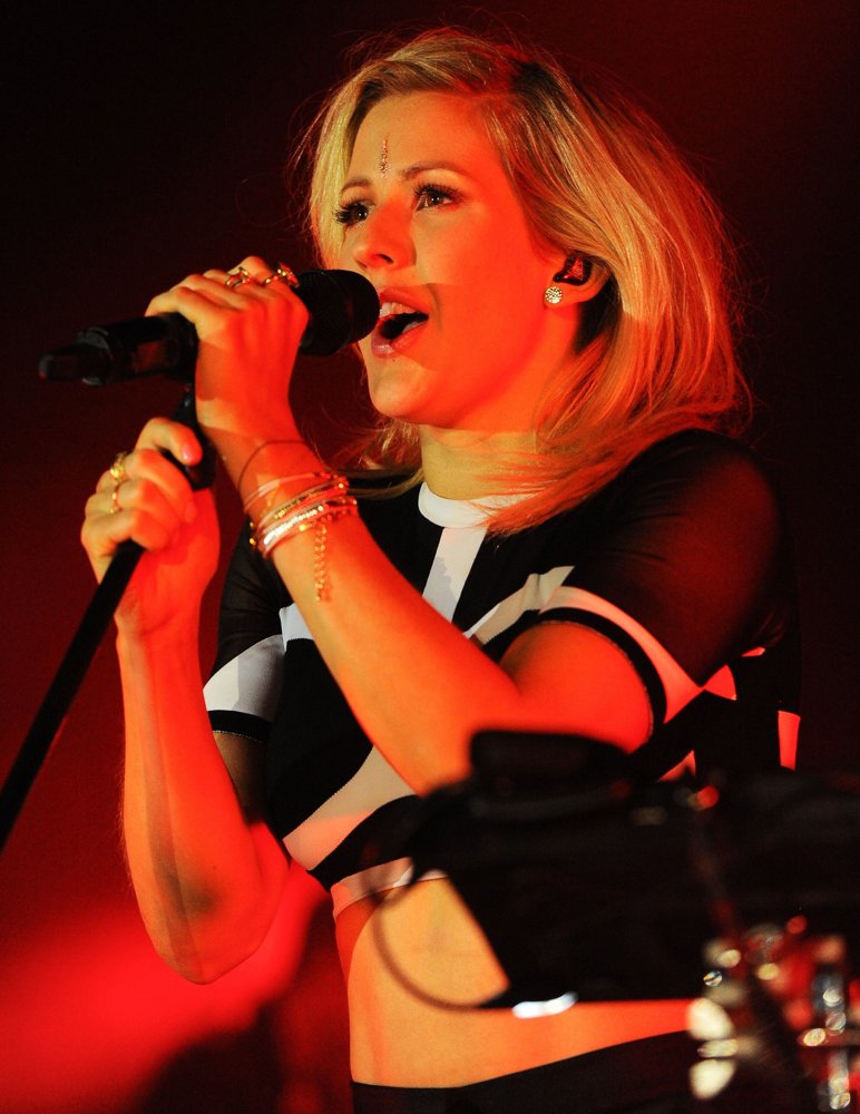 Ellie Goulding Performs Live in Concert
