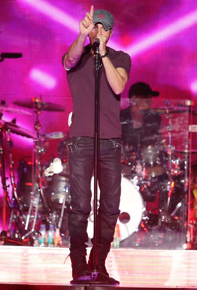 Enrique Iglesias Fall Tour