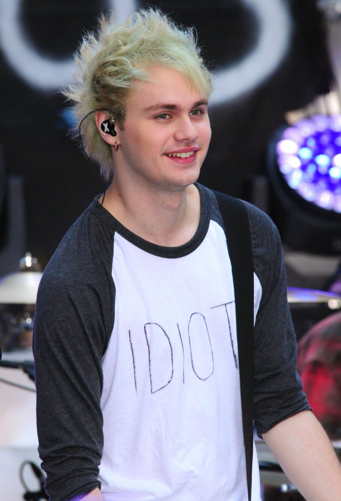 5 Seconds of Summer Perform Live on The Today Show