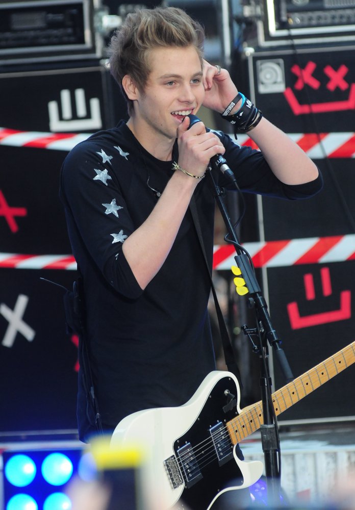 5 Seconds of Summer Perform Live on The Today Show