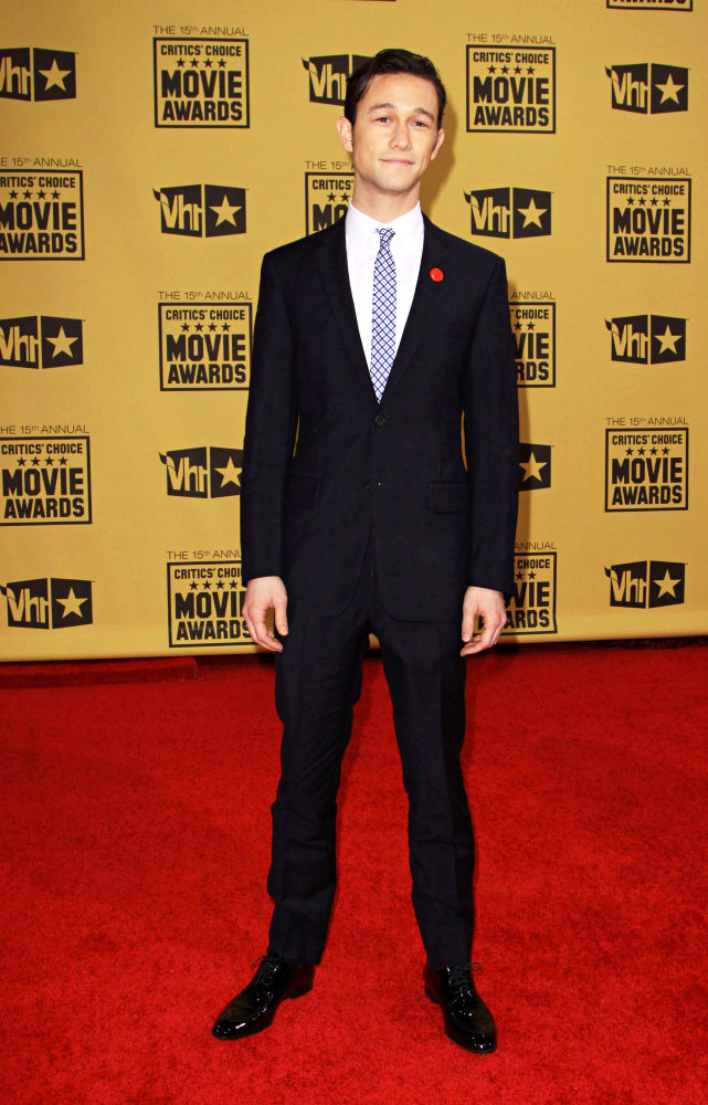 Joseph Gordon-Levitt Returns to Work After Brother's Death