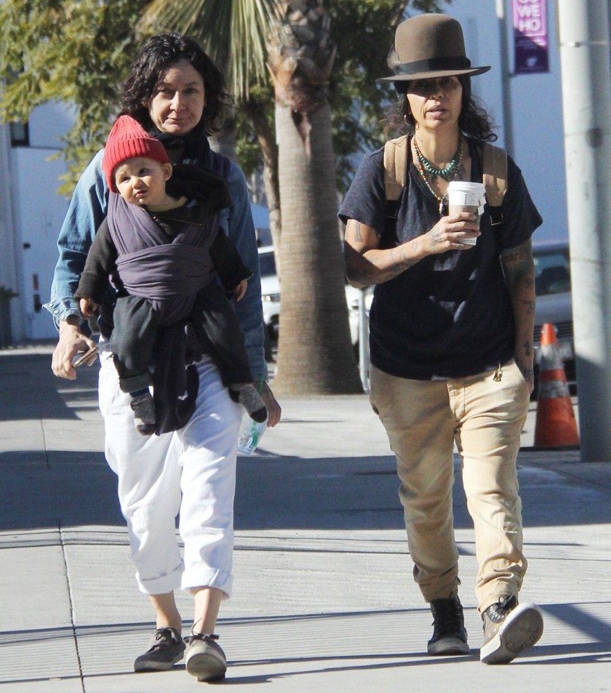Sara Gilbert and Linda Perry Take A New Years Day Walk