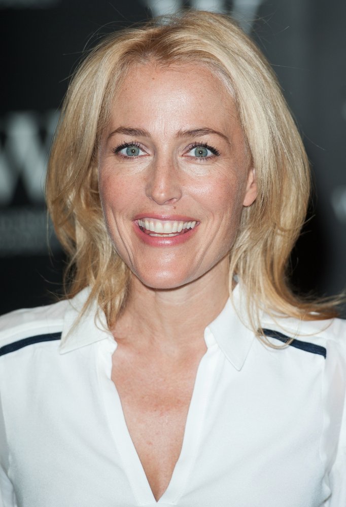 Gillian Anderson Signs Her Book A Vision of Fire