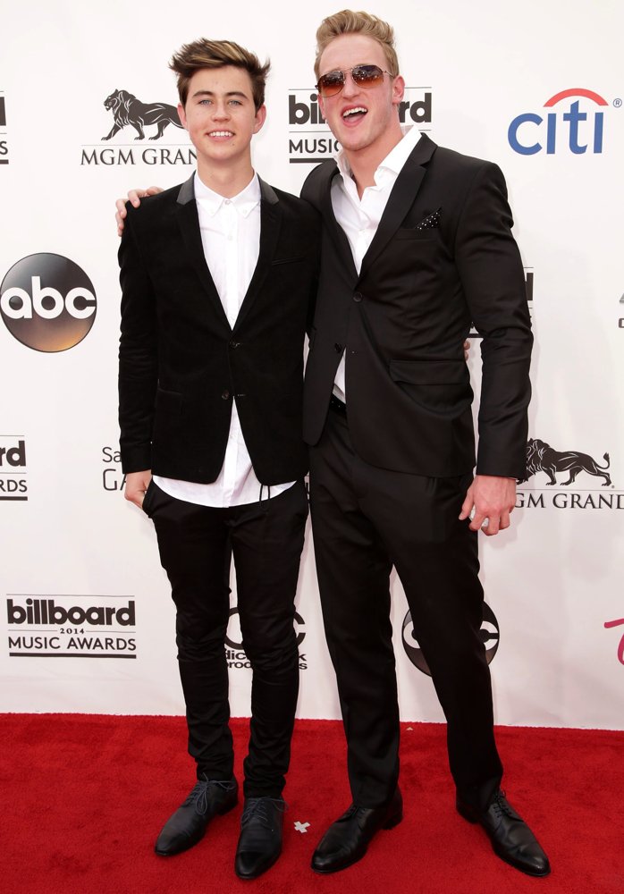2014 Billboard Music Awards Red Carpet Picture 1301