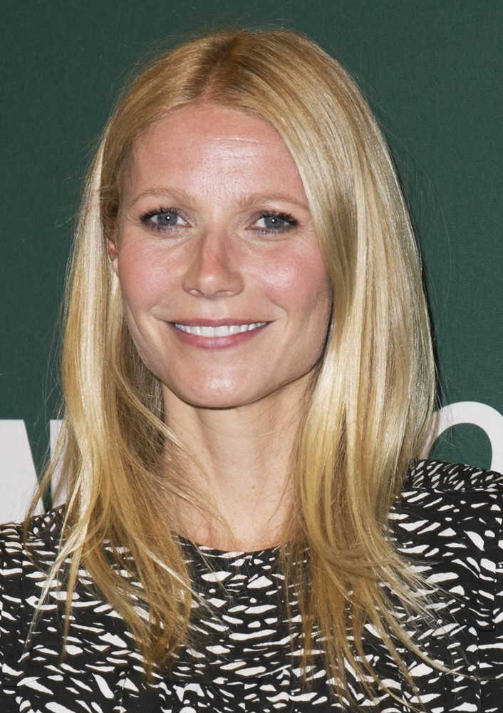 Gwyneth Paltrow Signs Copies of Her Book