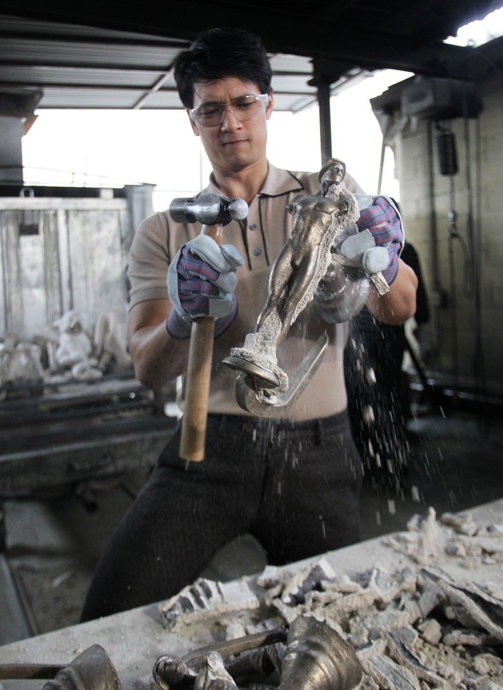 SAG Awards Pouring of Statuette 2019