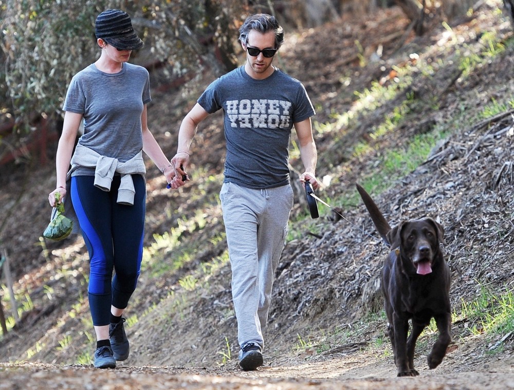 Anne Hathaway;Adam Shulman;<br>Anne Hathaway Jogging with Adam Shulman and Their Dog
