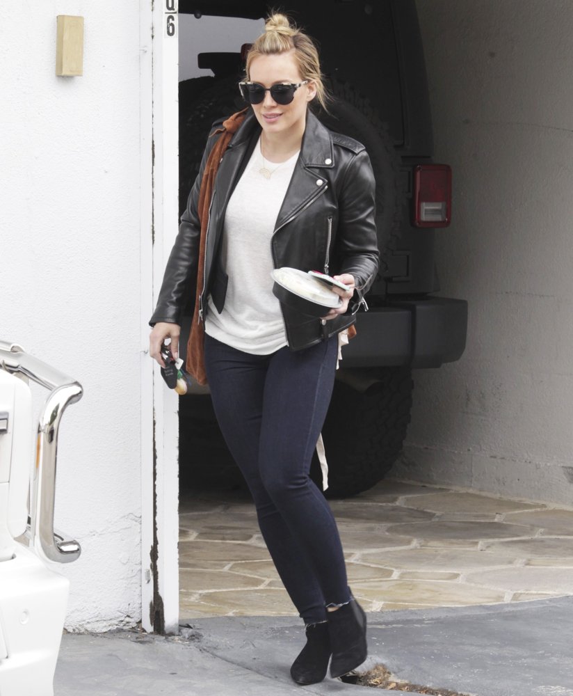 Hilary Duff Leaving The Gym