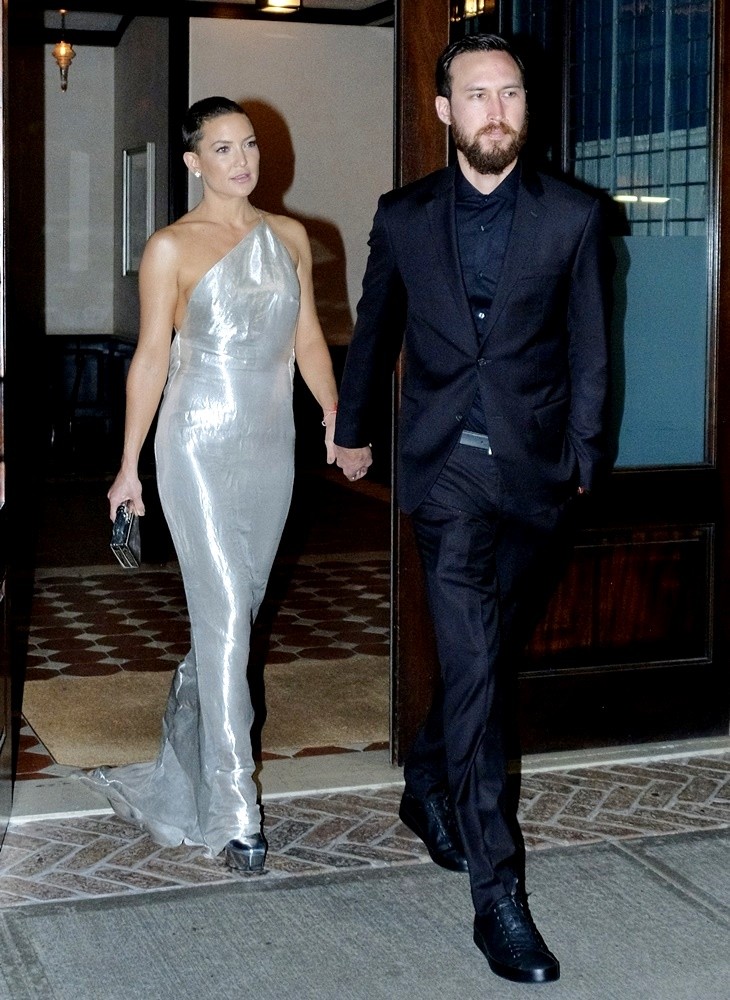 Kate Hudson and Danny Fujikawa Leave Her Hotel