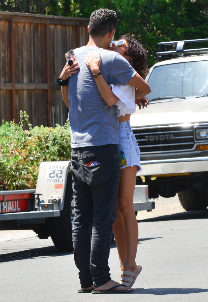 Sarah Hyland and Wells Adams Takes Their Relationship to The Next Level