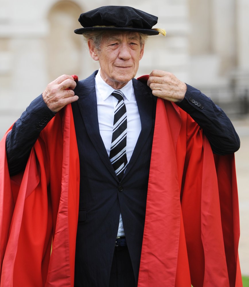 Ian McKellen Receives An Honorary Degree from Cambridge University