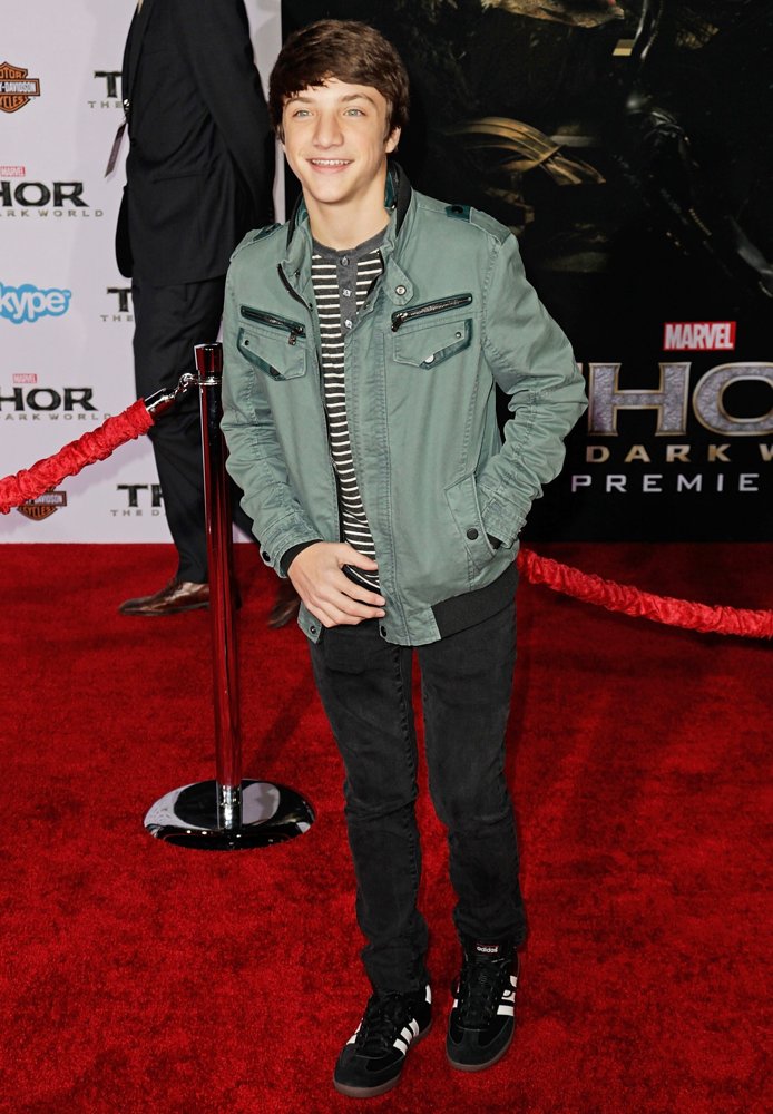 Los Angeles Premiere of Thor: The Dark World - Arrivals