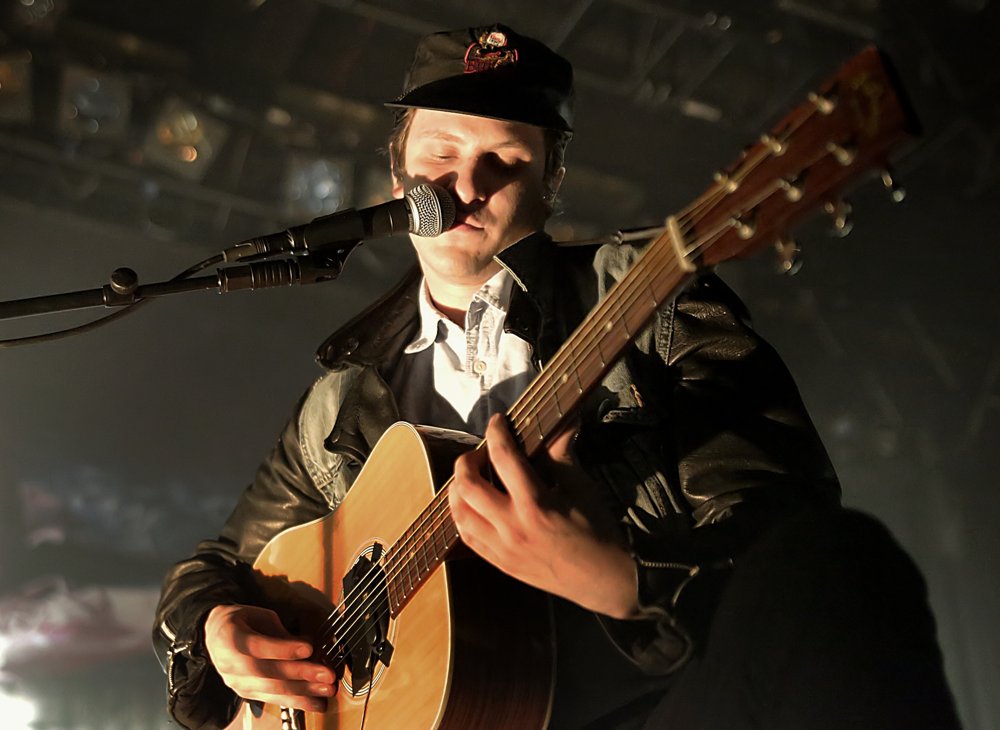 Jamie T Performing Live on Stage