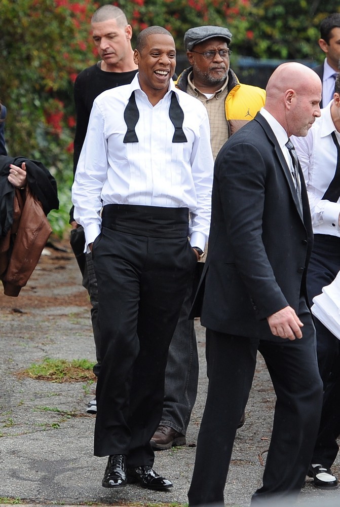 Suit and Tie Set Music Video