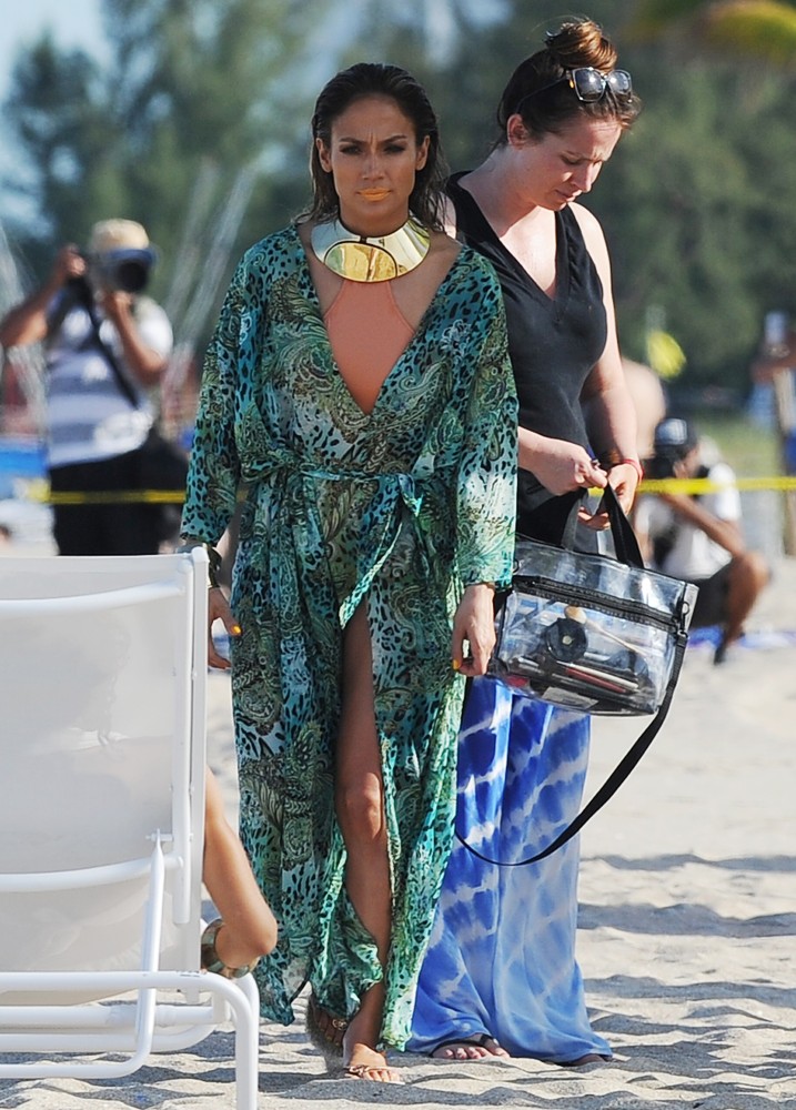 Jennifer Lopez Filming A TV Commercial