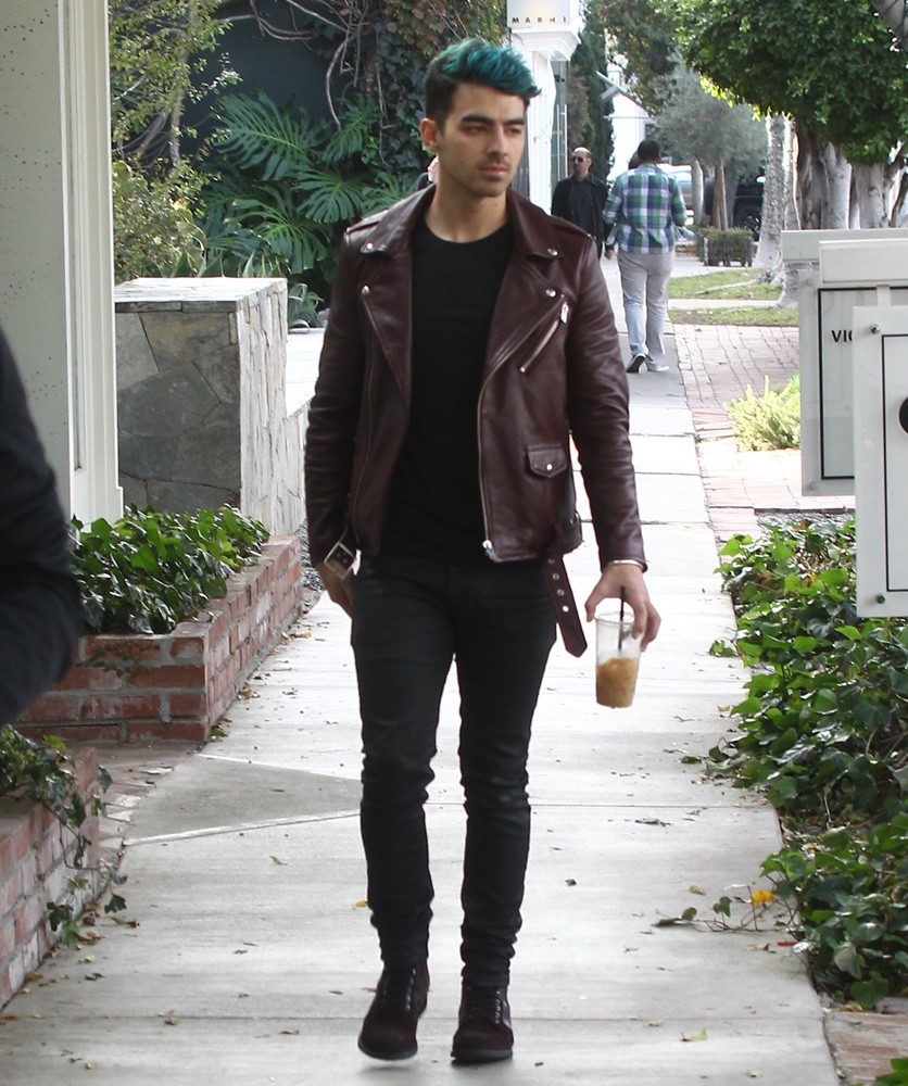 Joe Jonas;<br>Joe Jonas Out in Melrose Place