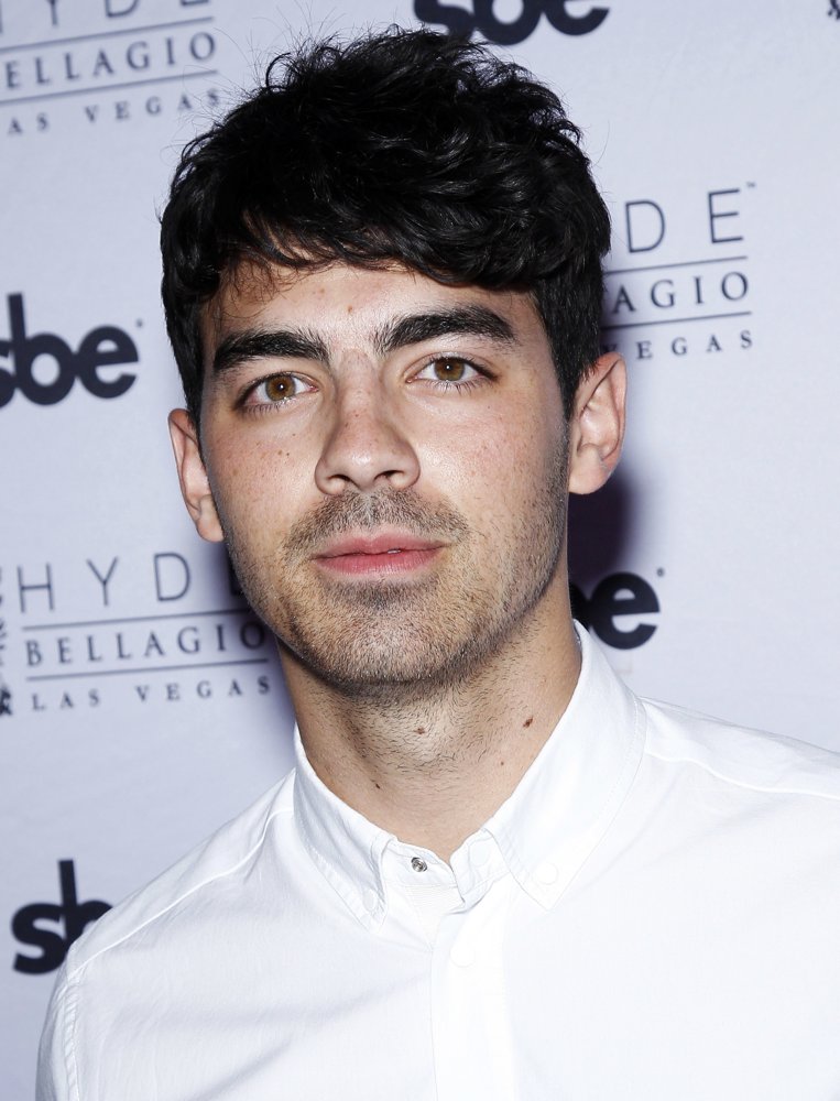 Joe Jonas Takes Over The DJ Booth