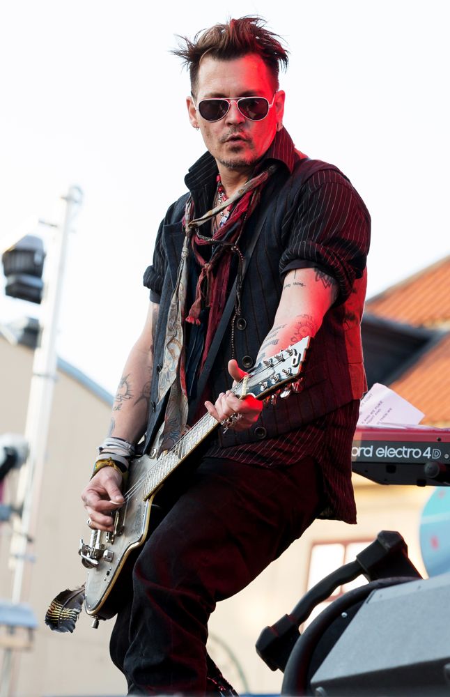 Johnny Depp Performs with The Super Group Hollywood Vampires