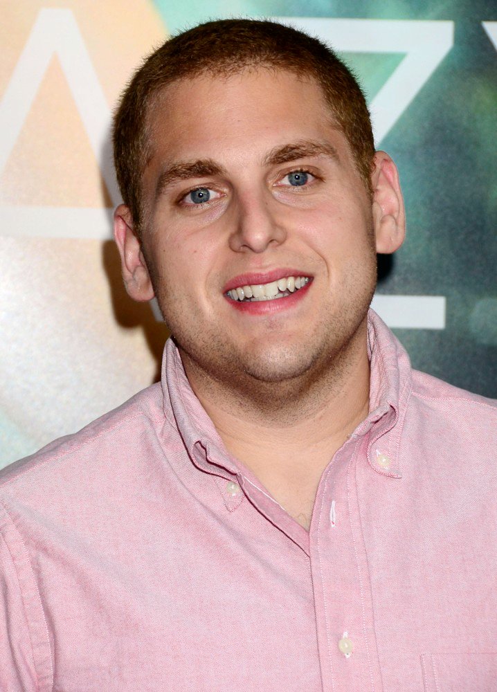 Jonah Hill With Glasses - Jonah Hill Can't Stop Smiling As He Bundles ...