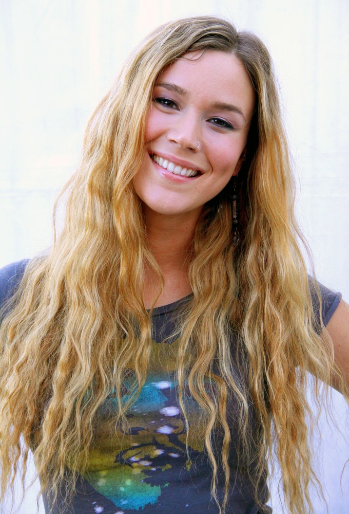 Joss Stone Signing Autographs