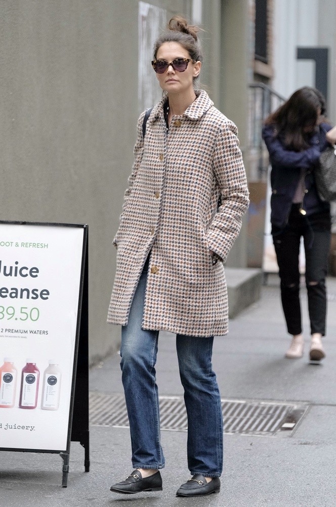 Katie Holmes Shopping in Soho