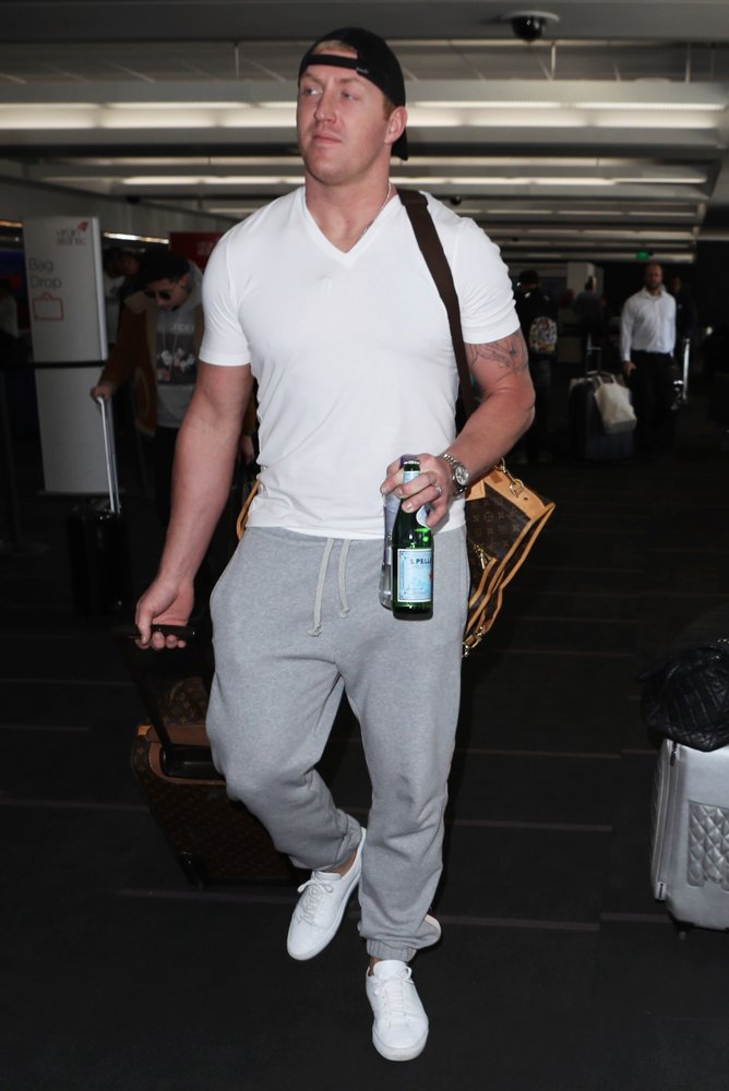 Kim Zolciak Arrives at LAX with Kroy Biermann