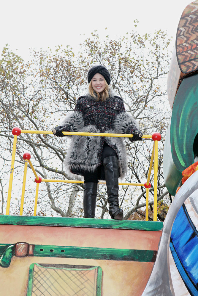 Kylie Minogue Admits to Miming Macy's Thanksgiving Performance