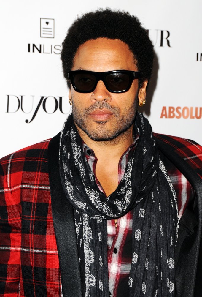 Ленни кравиц стиль. American woman ленни кравиц. Lenny kravitz american. Lenny kravitz american. Ленни кравиц с гитарой.