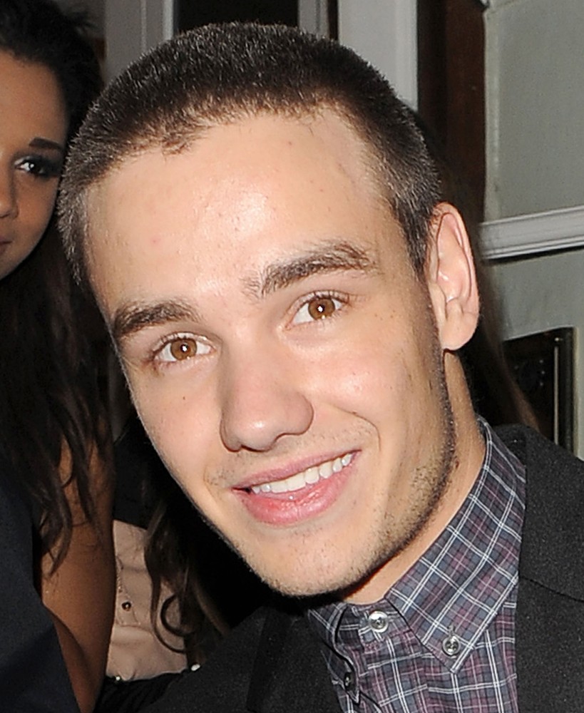 Liam Payne Performs Magic Tricks with Some Friends