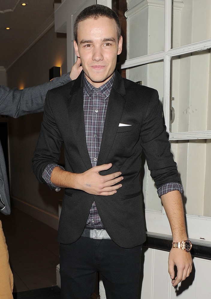Liam Payne Performs Magic Tricks with Some Friends