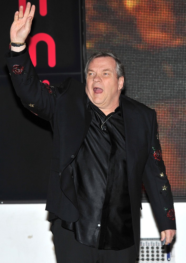 Meat Loaf Signs Copies of His Album Hell in A Handbasket