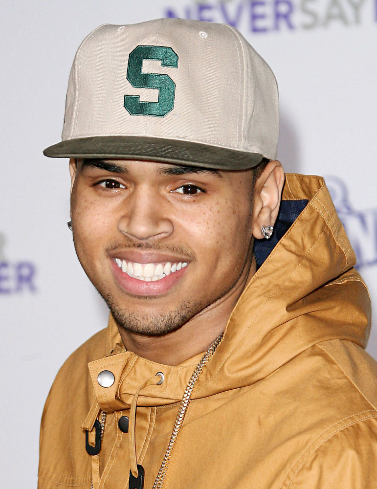 Chris Brown Shows His Rap Skill in Online Video