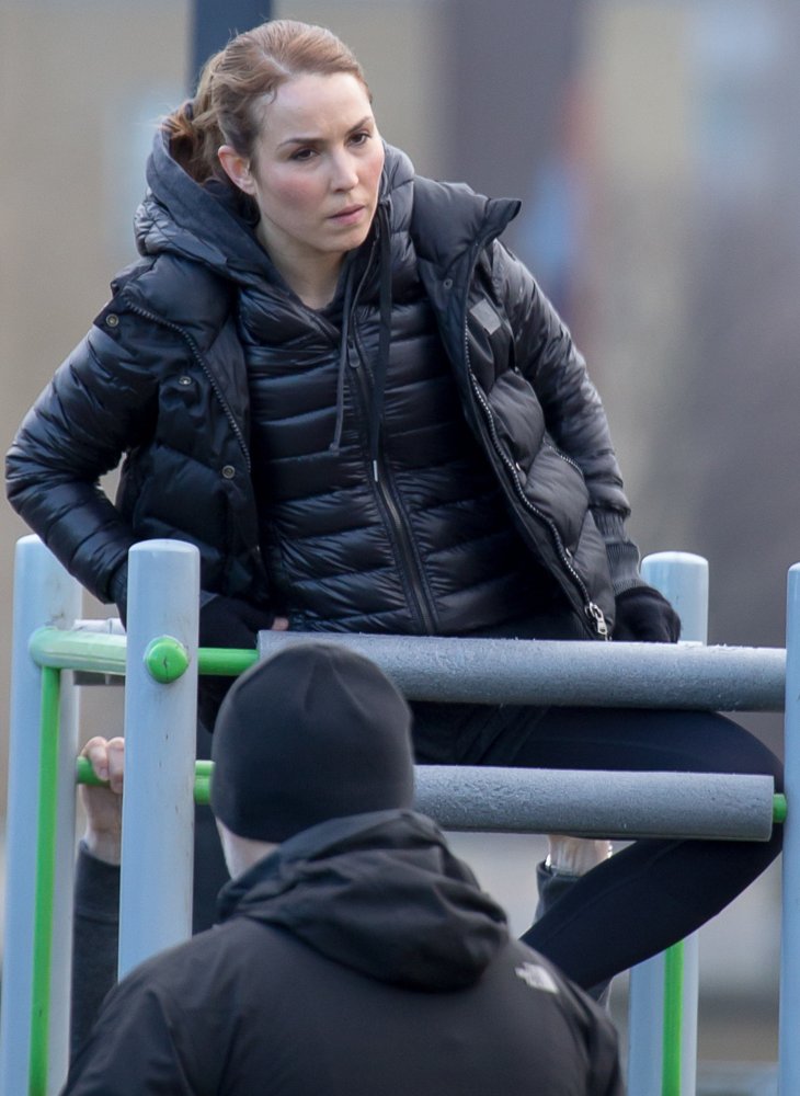 Noomi Rapace. 