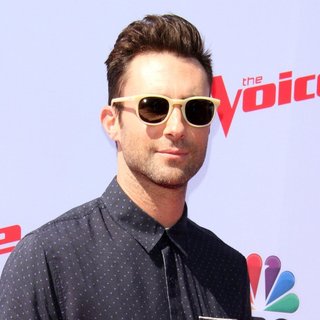Adam Levine, Maroon 5 in The Voice Karaoke for Charity