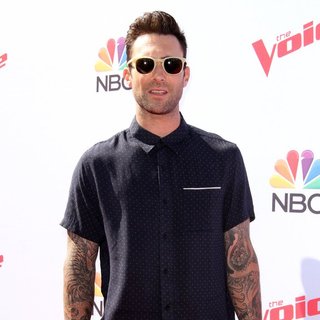 Adam Levine, Maroon 5 in The Voice Karaoke for Charity