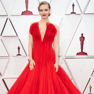 Amanda Seyfried in 93rd Annual Academy Awards - Arrivals