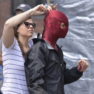 Andrew Garfield Gets into Character as He Films Scenes for The Amazing Spiderman 2