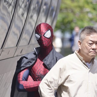 Andrew Garfield Gets into Character as He Films Scenes for The Amazing Spiderman 2