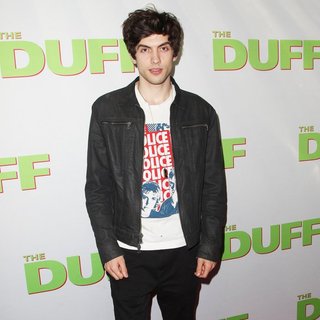 Los Angeles Fan Screening of The DUFF - Red Carpet Arrivals
