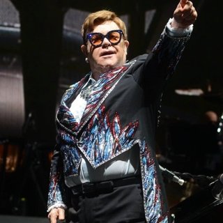 Elton John in Elton John Performs His Farewell Tour