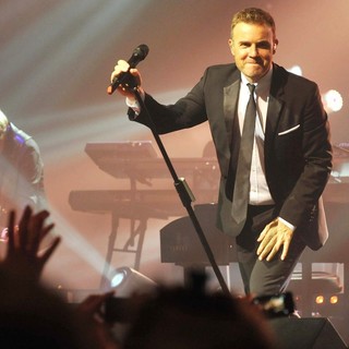 Gary Barlow in Gary Barlow Performing Live on Stage