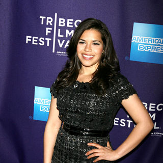 9th Annual Tribeca Film Festival - Premiere of 'Letters to Juliet' - Arrivals