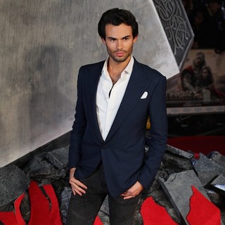 The World Premiere of Thor: The Dark World - Arrivals