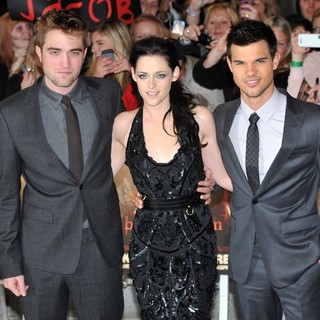 The Twilight Saga's Breaking Dawn Part I UK Film Premiere - Arrivals